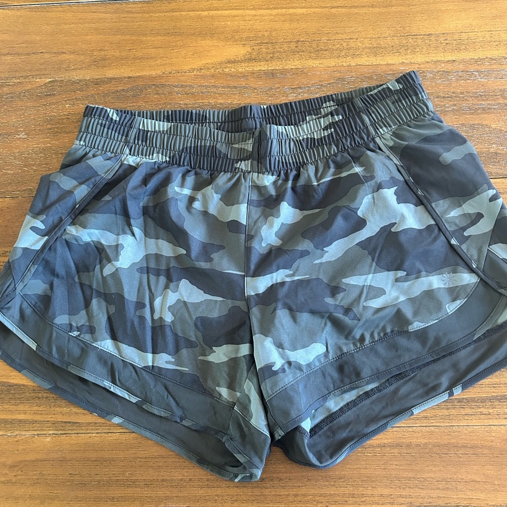 Athleta Shorts Bundle - Size M - Picture 7 of 7